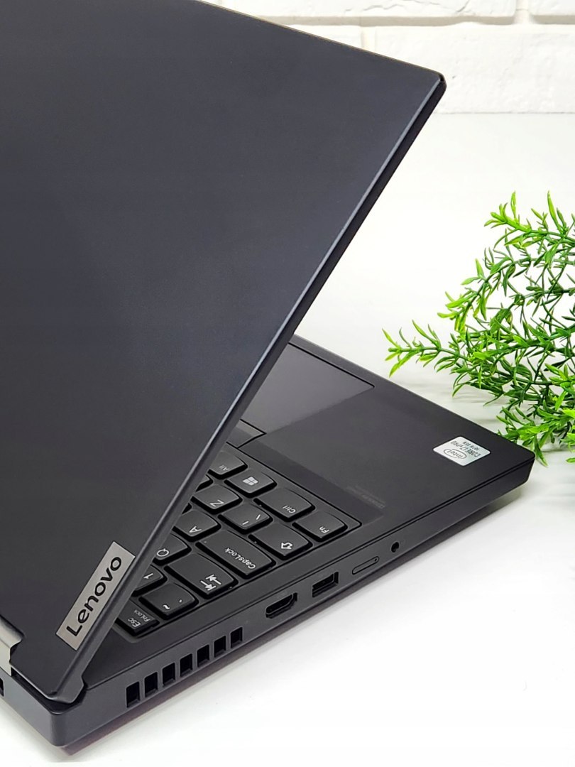 Laptop Lenovo ThinkPad P15 G1 i7 RTX3000 - realne zdjęcie produktu